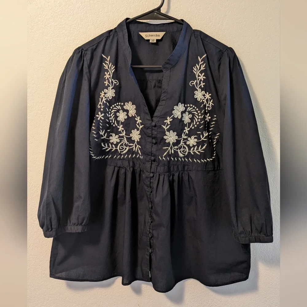 St. John's Bay Navy and White Boxy Puff Sleeve Top - Picture 1 of 5